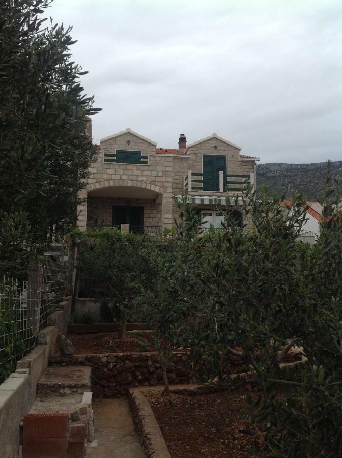 Apartmani Katarina Bol Exterior photo